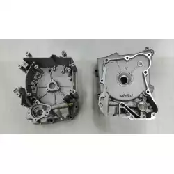 R. CRANK CASE COVER